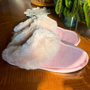 Slip on womens slippers